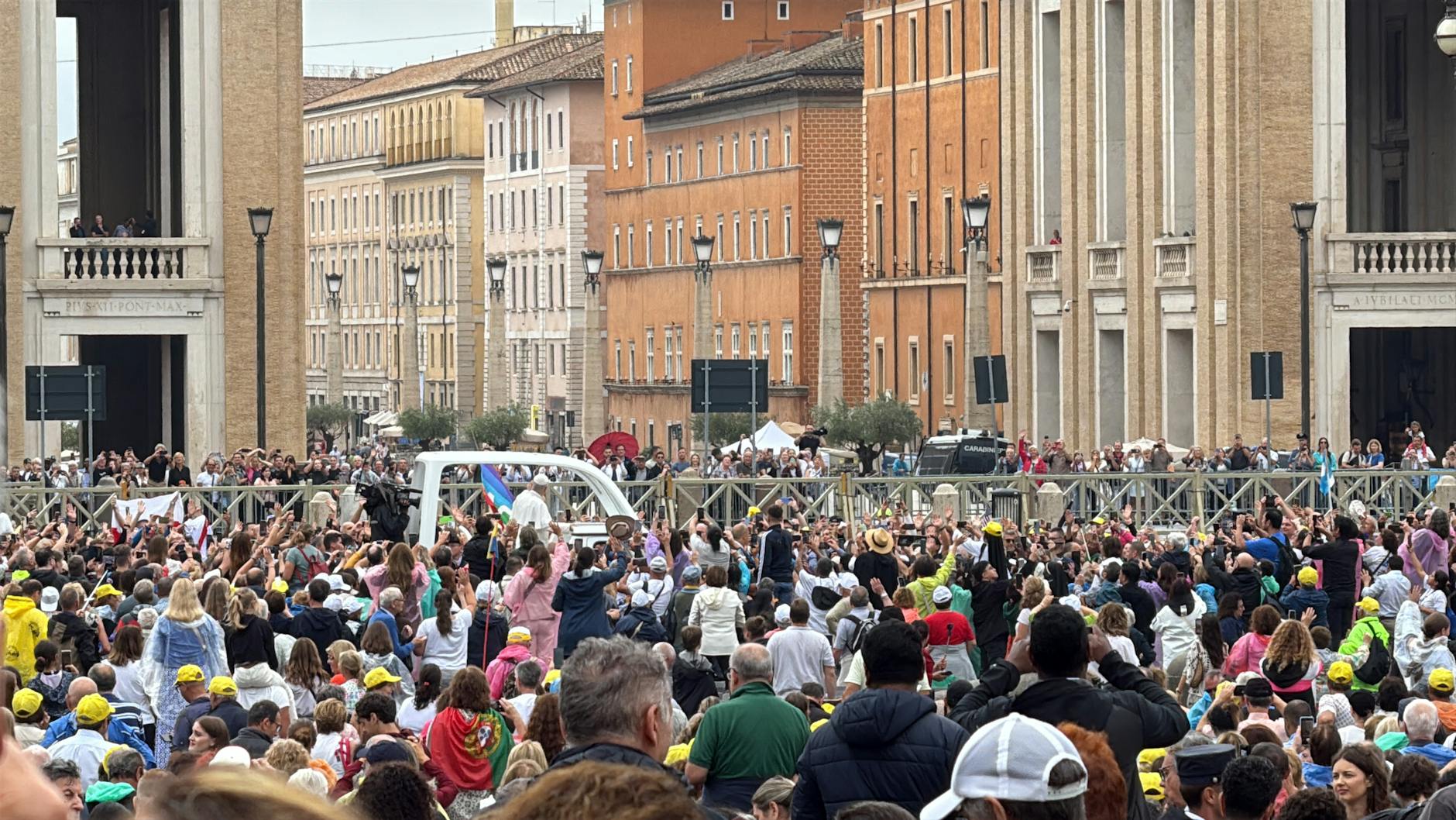 البابا يرد على انتقادات ترامب الحادة