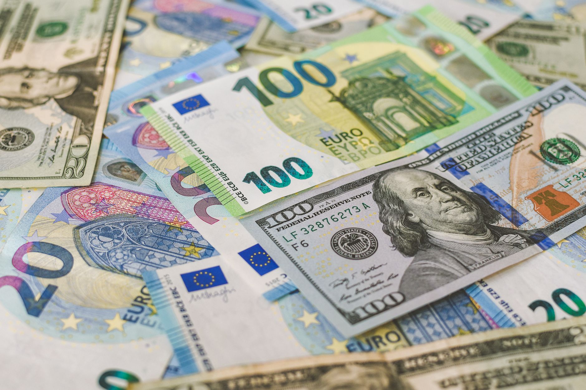 الدين العالمي يقترب من 94% من الناتج الإجمالي