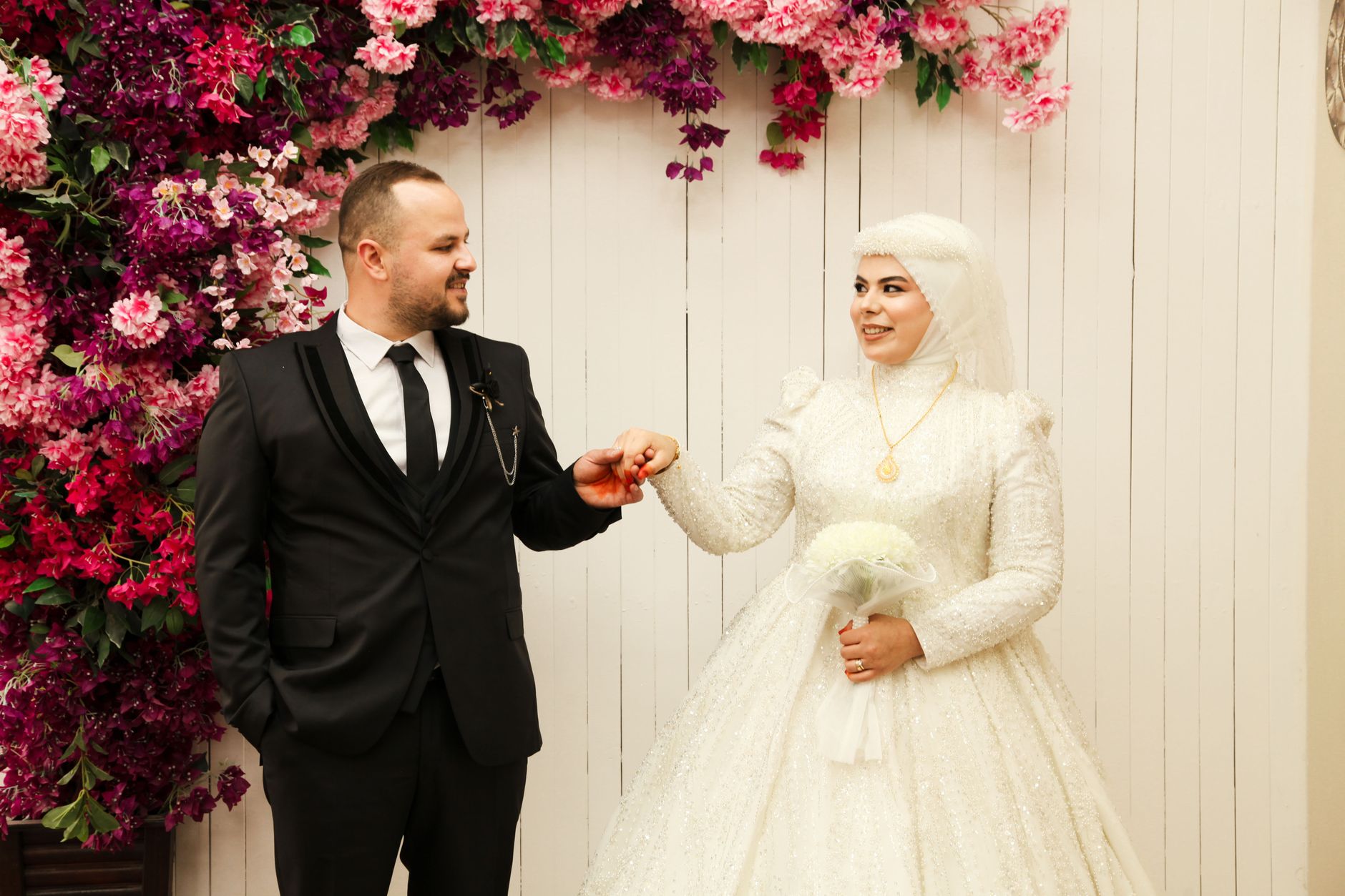 هل صحيح أن الزواج المبكر يحدّ من العنوسة في المجتمعات العربية؟