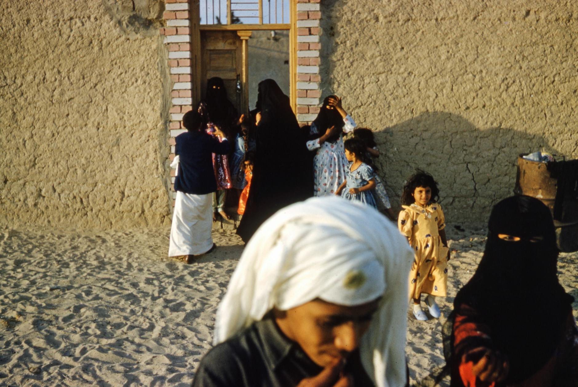 تاريخ الأسرة والزواج في المجتمع العربي من 1950 إلى 2024