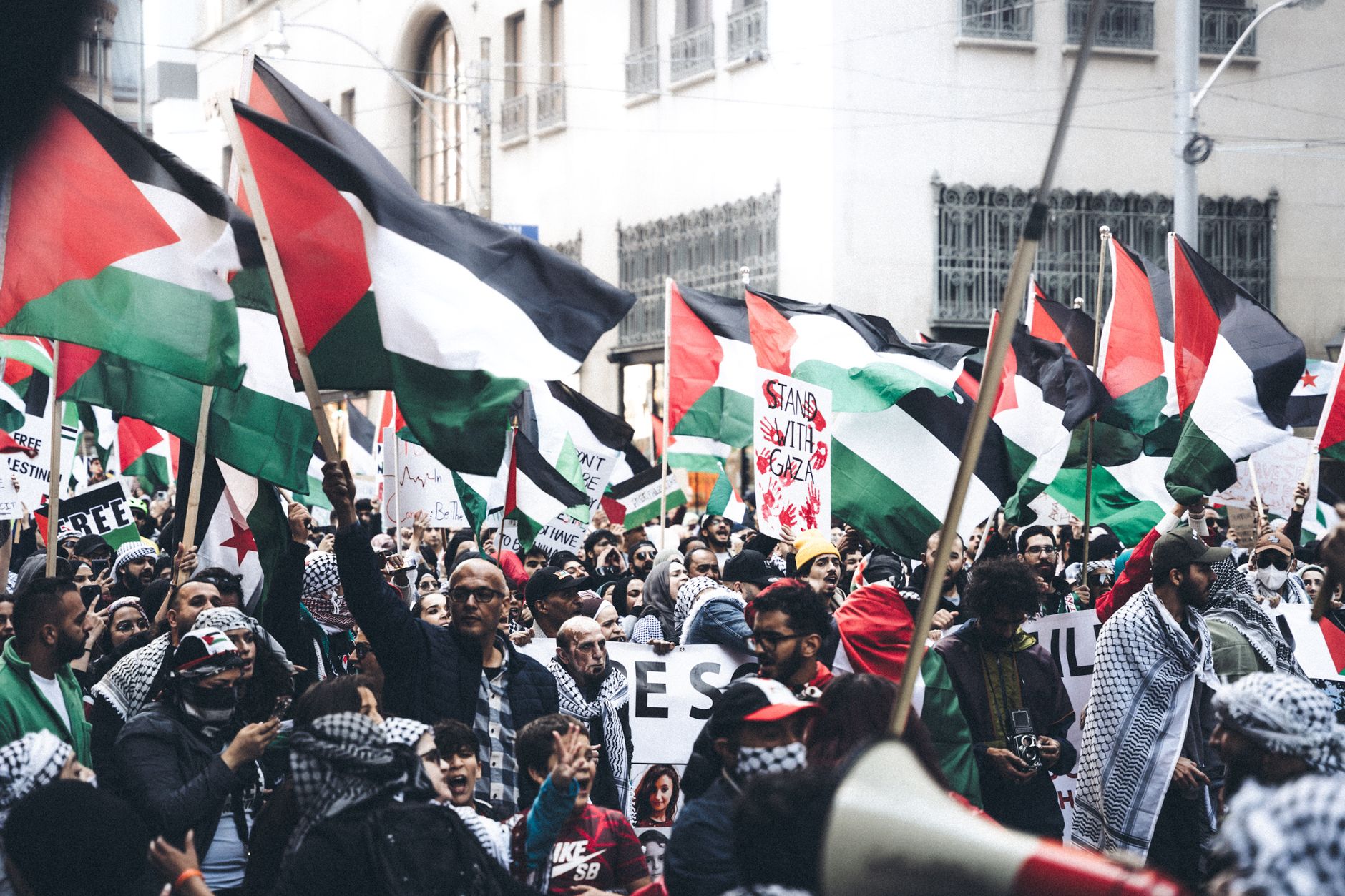 التحالفات السياسية في الشرق الأوسط بالأرقام — صراعات ونفوذ