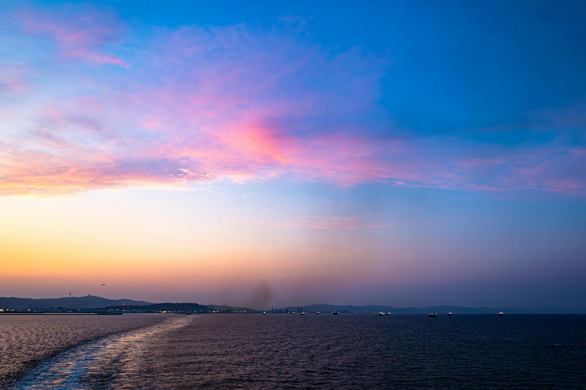 كيم يختبر الردع البحري في ساعتين